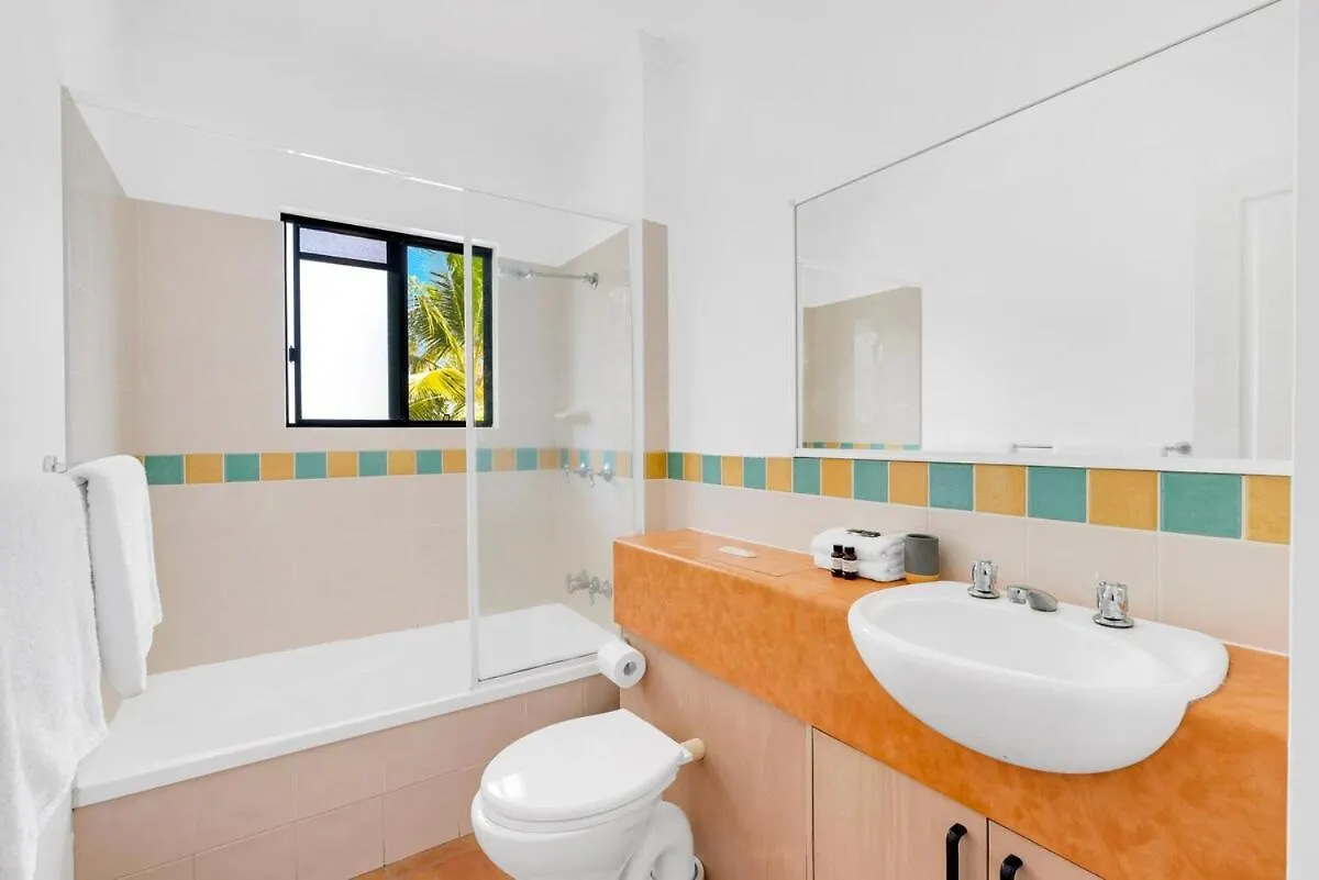 Coral Villa Stylish 2Br Apartment With Pool Near Beach & Marina Port Douglas