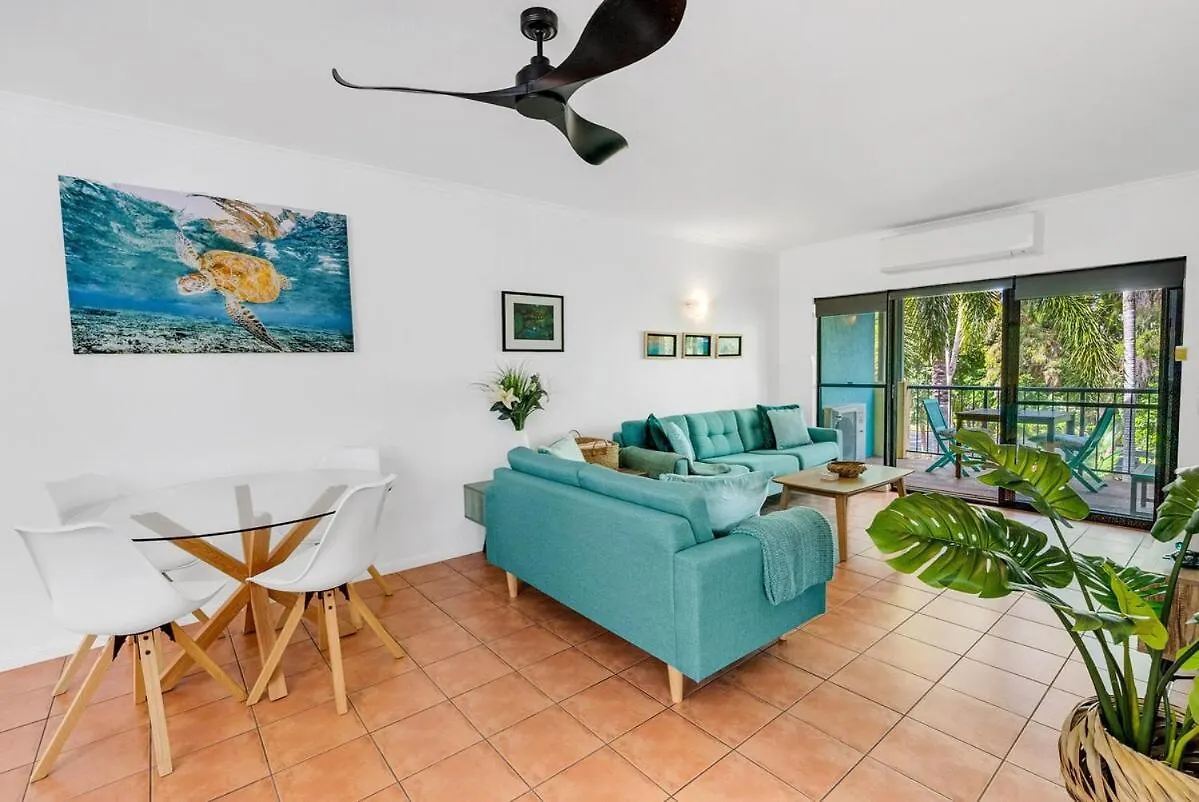 Coral Villa Stylish 2Br Apartment With Pool Near Beach & Marina Port Douglas Ausztrália